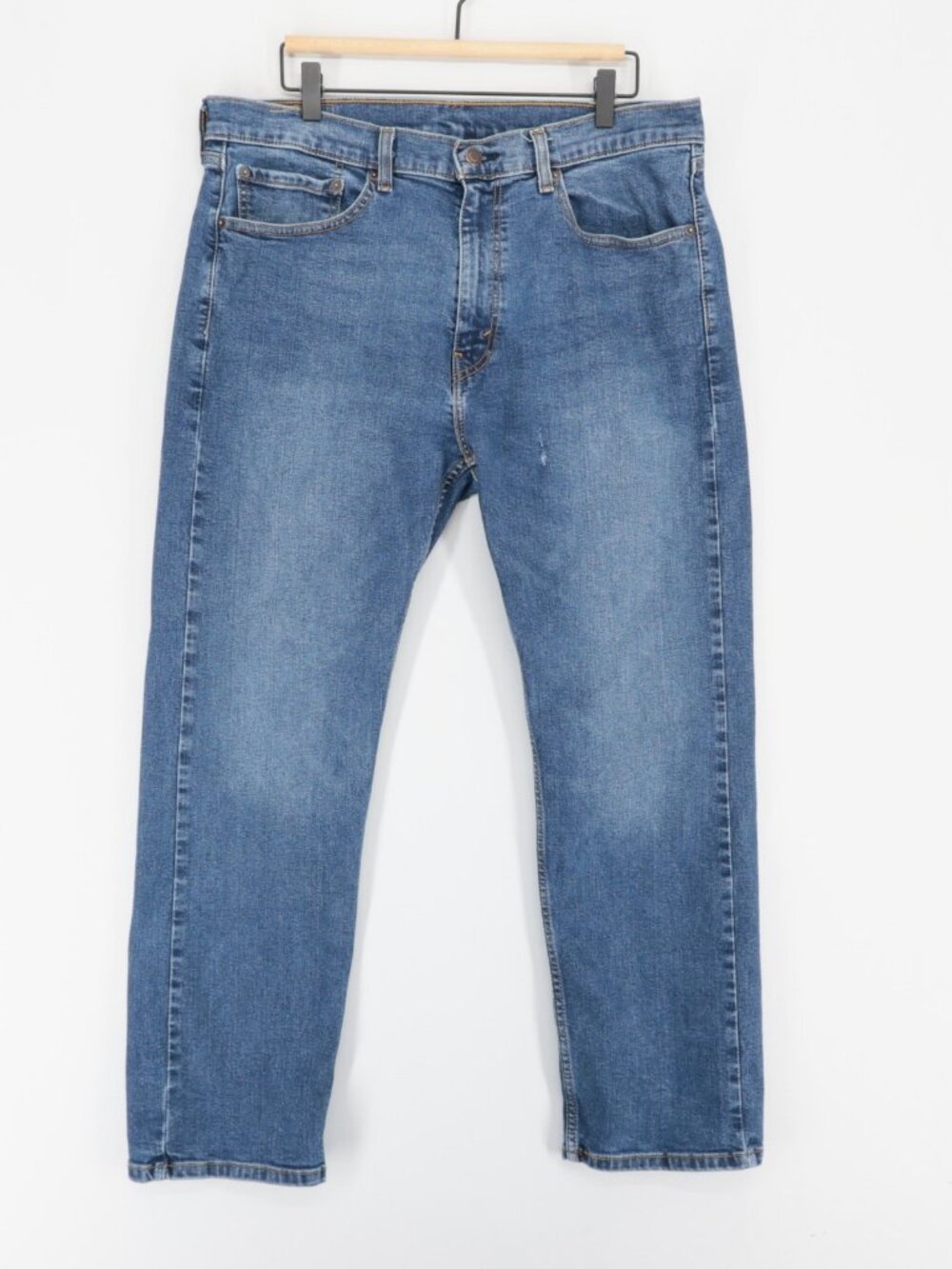 Levis 506 Jeans Mens 36x29 Blue Straight Leg Medium Wash Denim Zip Fly